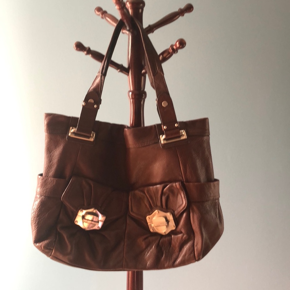 B. Makowsky hand bag
